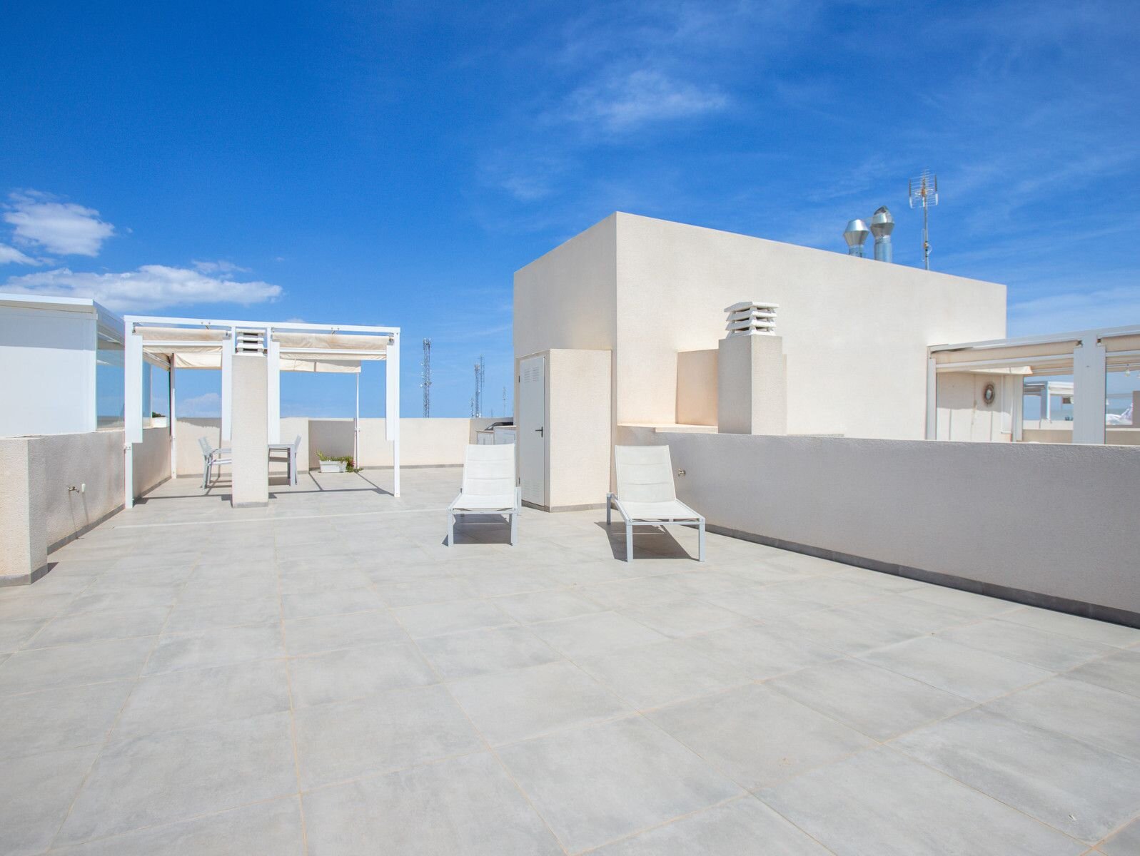 2-Bedroom Apartment in Las Filipinas, Orihuela Costa - Image 24