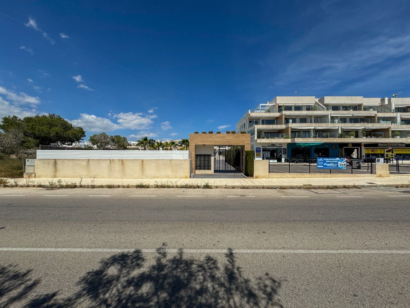 2-Bedroom Apartment in Las Filipinas, Orihuela Costa - Image 35