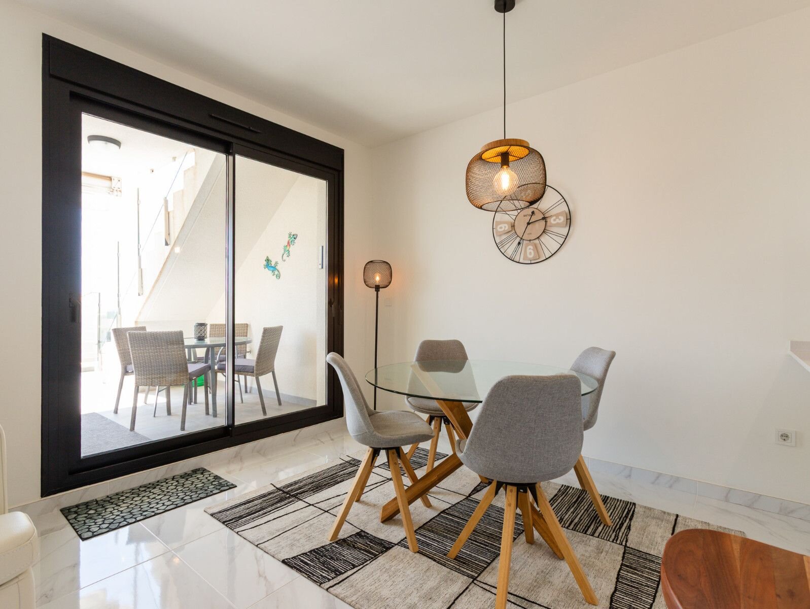 2-Bedroom Apartment in Las Filipinas, Orihuela Costa - Image 7
