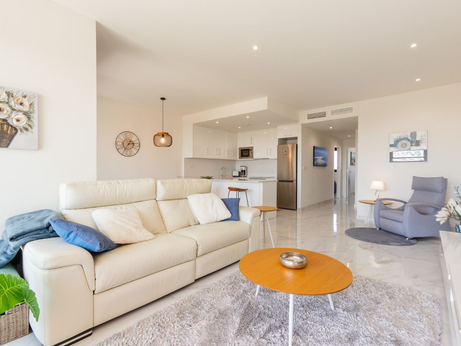 2-Bedroom Apartment in Las Filipinas, Orihuela Costa - Image 9