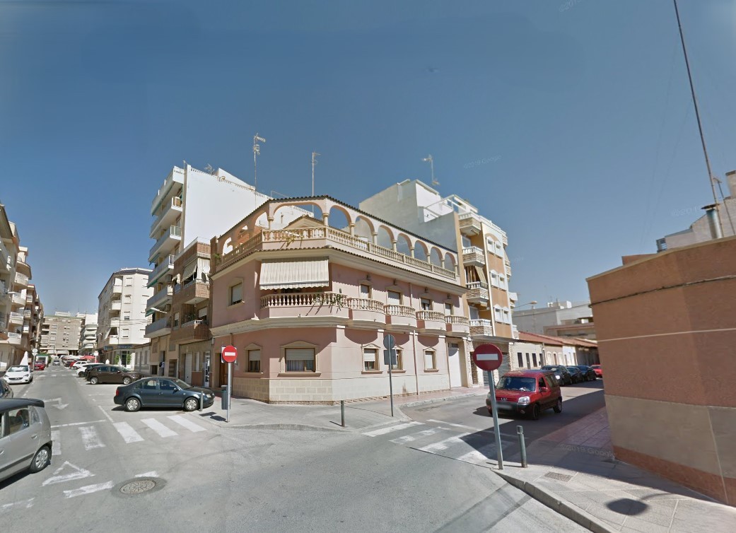 8-Bedroom Villa in Pueblo, Guardamar del Segura - Image 1