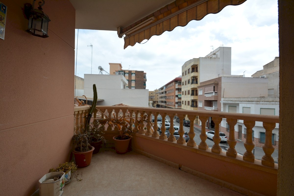 8-Bedroom Villa in Pueblo, Guardamar del Segura - Image 10