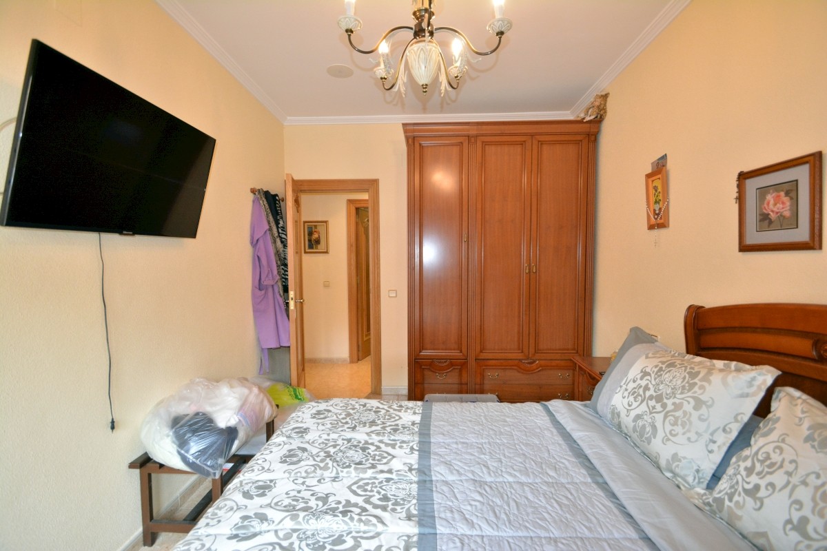 8-Bedroom Villa in Pueblo, Guardamar del Segura - Image 15