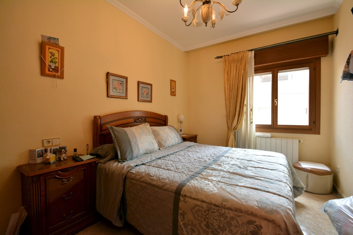 8-Bedroom Villa in Pueblo, Guardamar del Segura - Image 16