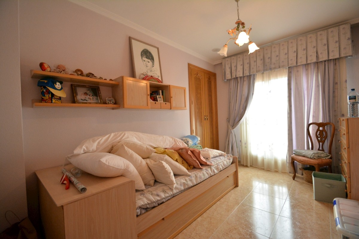 8-Bedroom Villa in Pueblo, Guardamar del Segura - Image 6