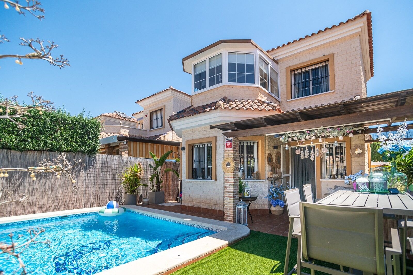 3-Bedroom Villa in El Raso, Guardamar del Segura - Image 2