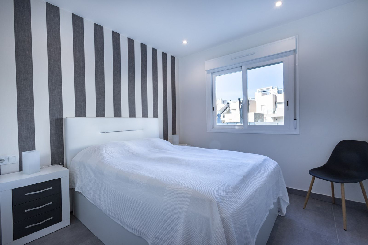 3-Bedroom Ground Floor Apartment in Aguas Nuevas, Torrevi... - Image 14