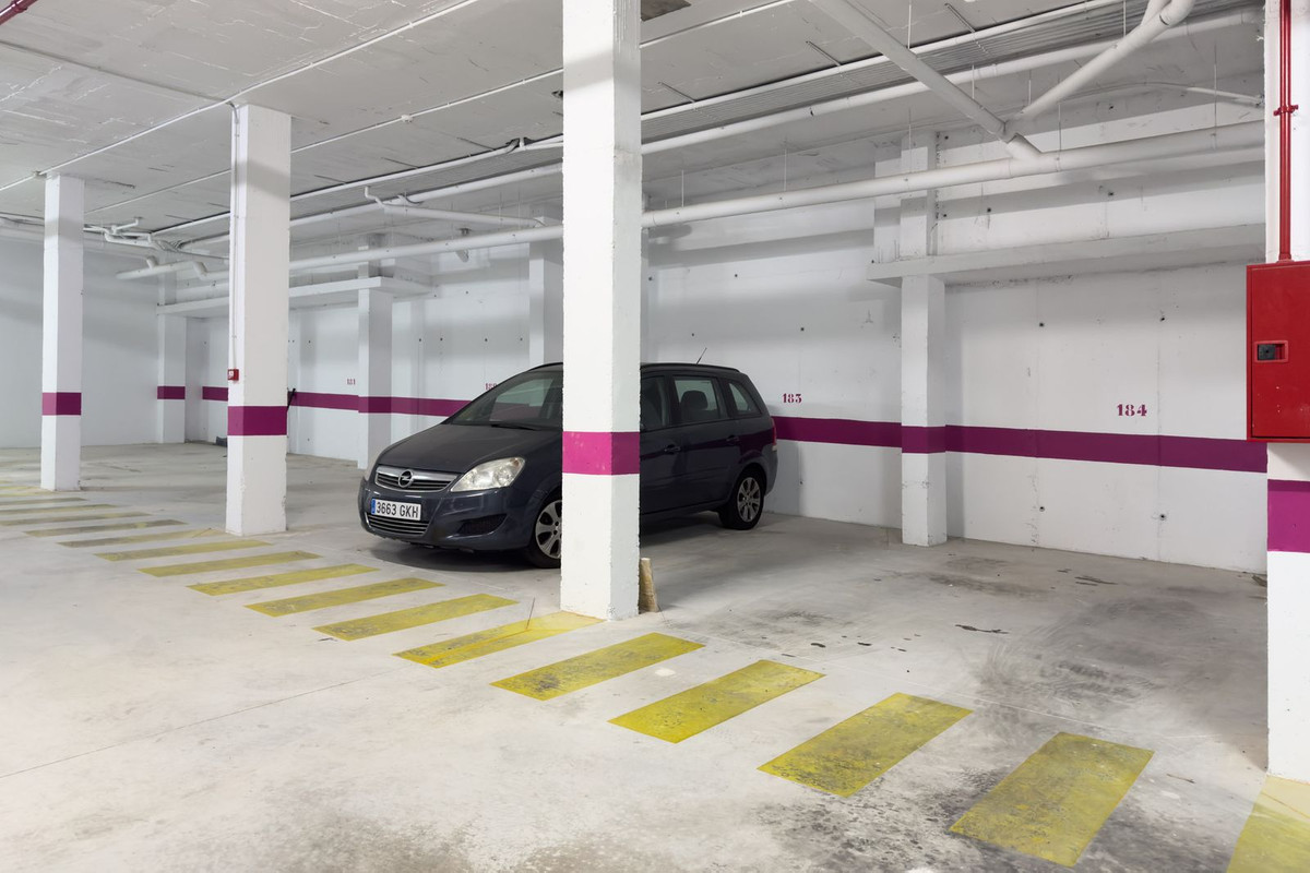 3-Bedroom Ground Floor Apartment in Aguas Nuevas, Torrevi... - Image 19