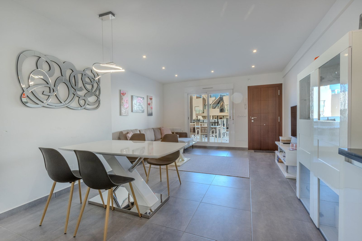 3-Bedroom Ground Floor Apartment in Aguas Nuevas, Torrevi... - Image 5