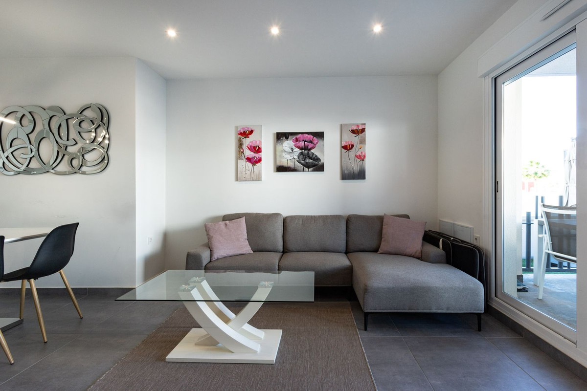 3-Bedroom Ground Floor Apartment in Aguas Nuevas, Torrevi... - Image 6