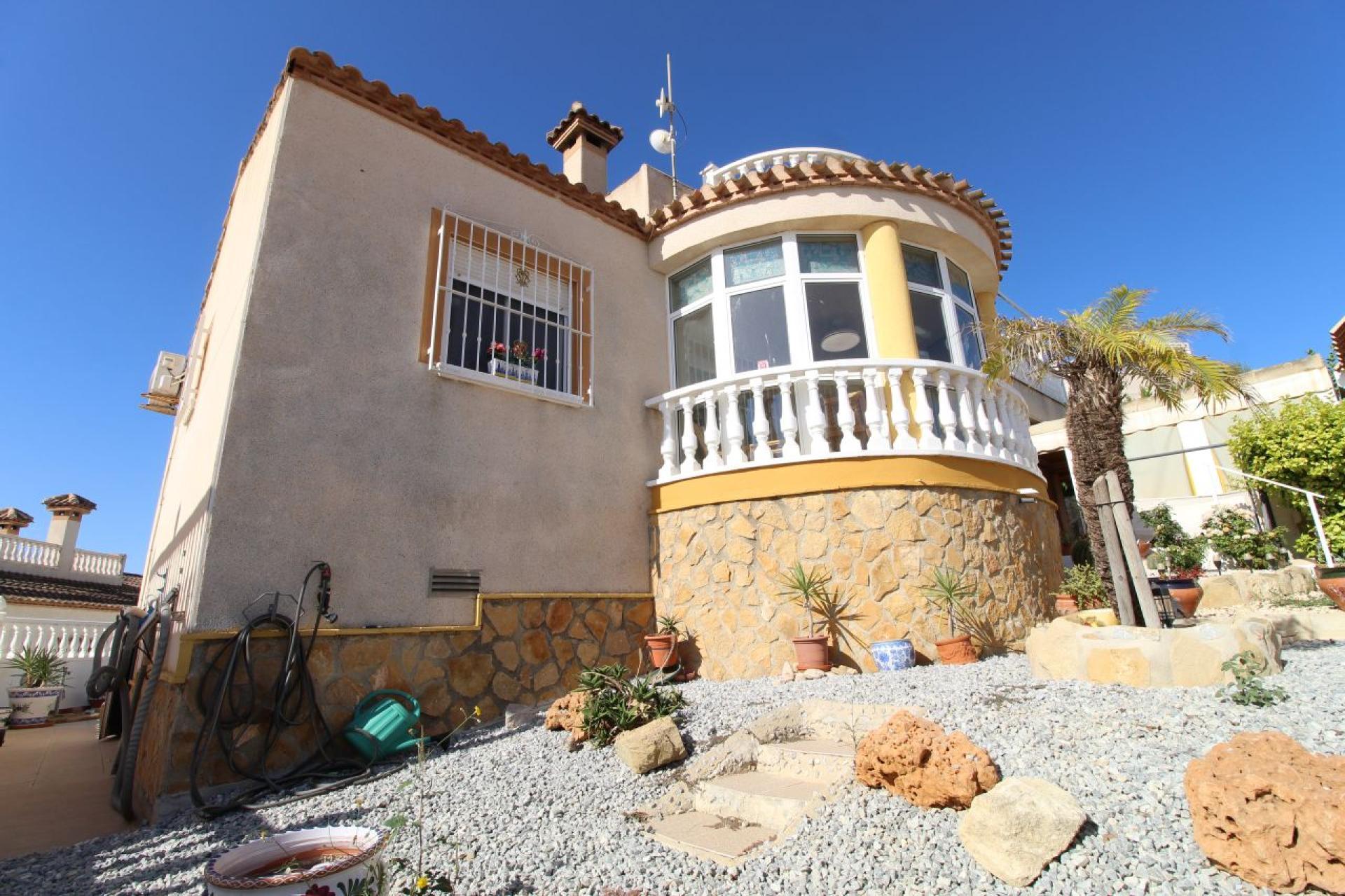 Villa in San Miguel de Salinas - Image 4