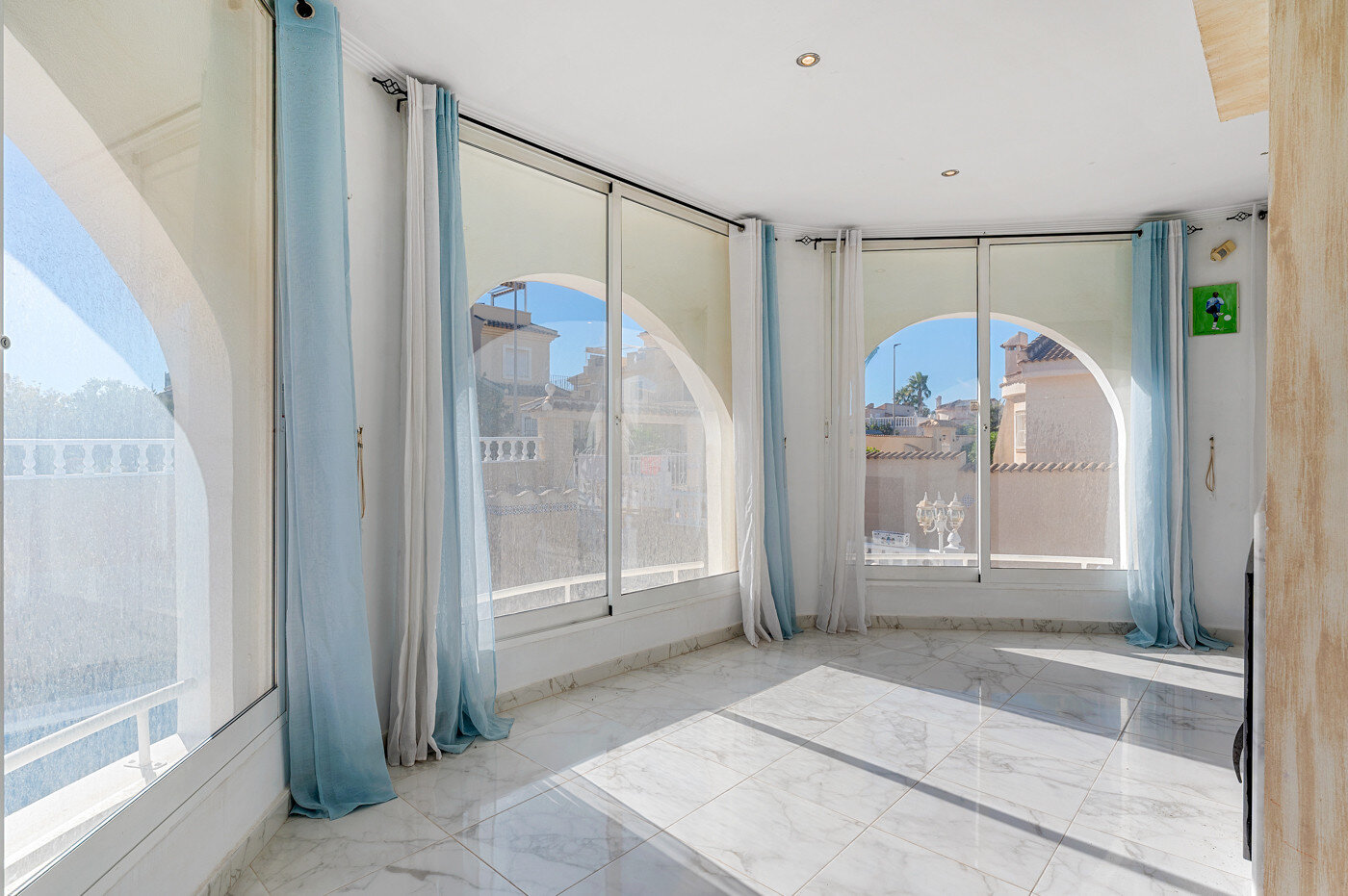 4-Bedroom Villa in Rojales - Image 18