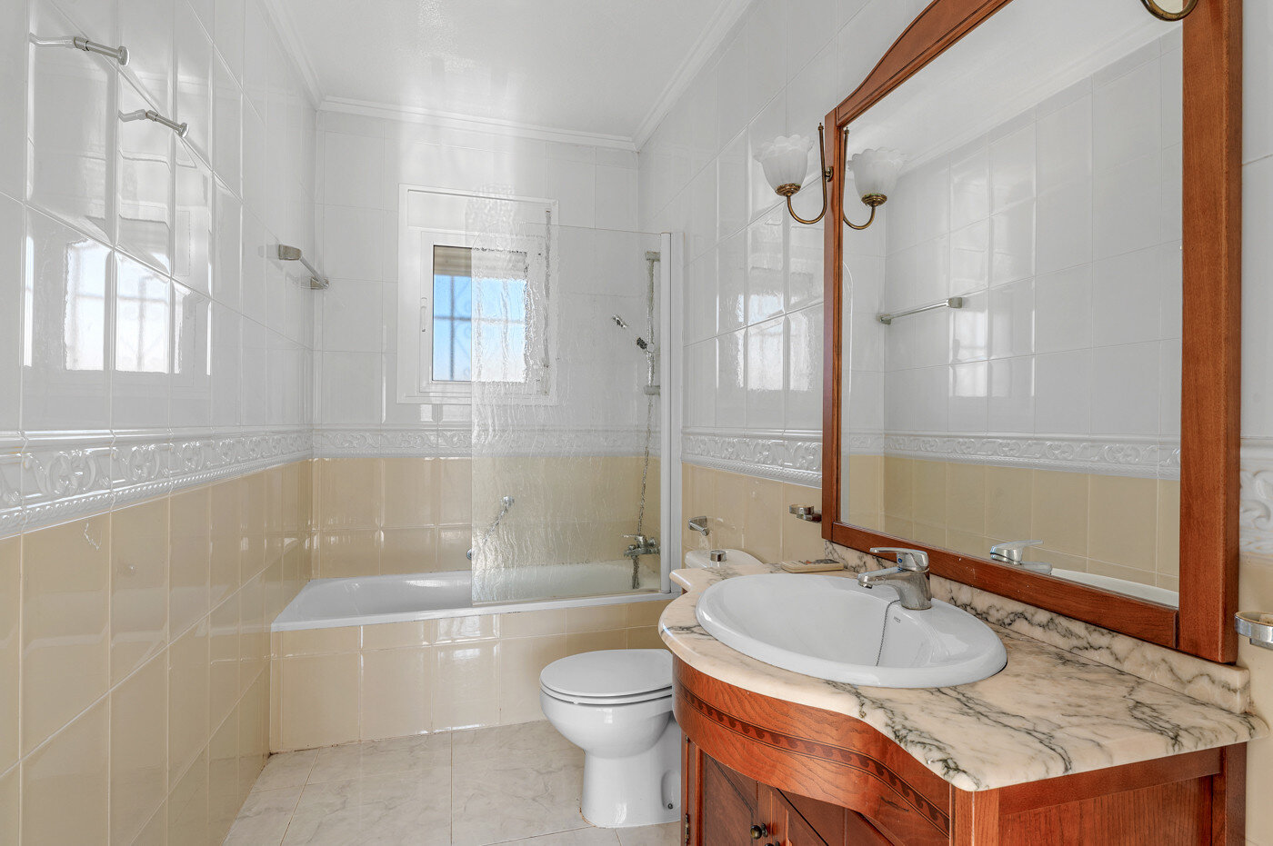 4-Bedroom Villa in Rojales - Image 33