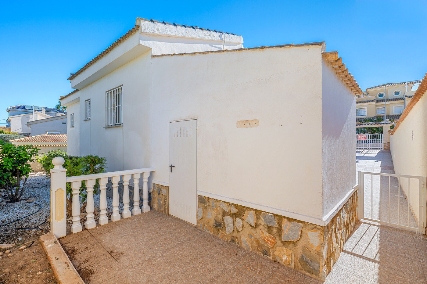 4-Bedroom Villa in Rojales - Image 41