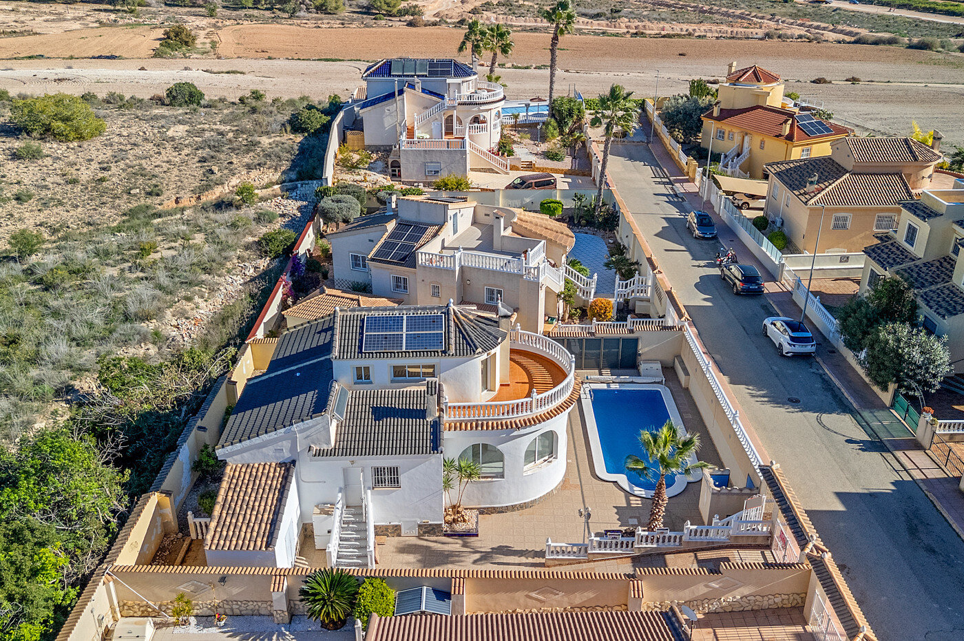 4-Bedroom Villa in Rojales - Image 45
