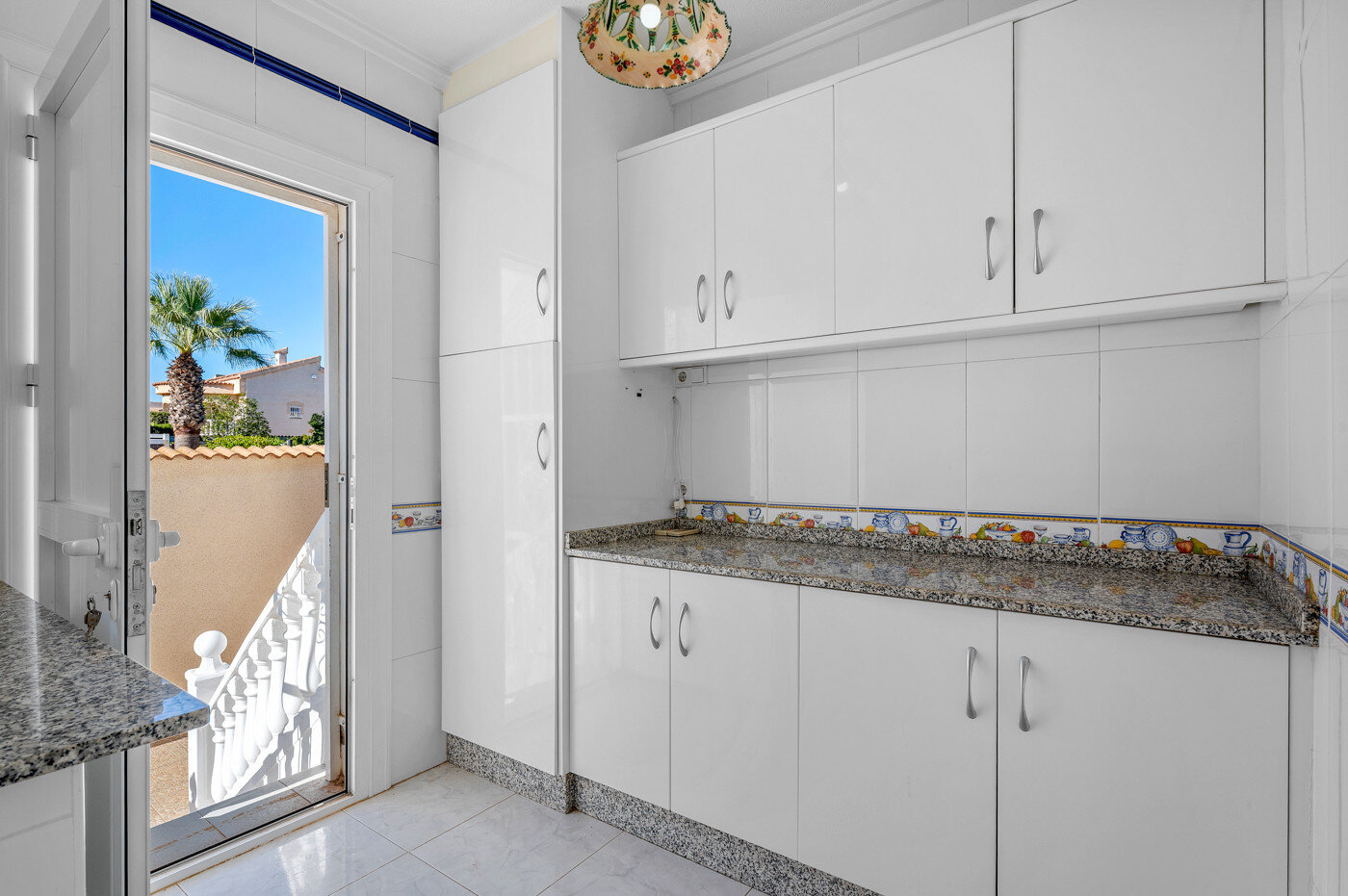 4-Bedroom Villa in Rojales - Image 8