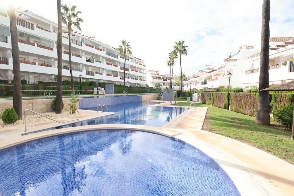 2-Bedroom Apartment in Villamartín-las Filipinas, Orihuela Costa - Image 1