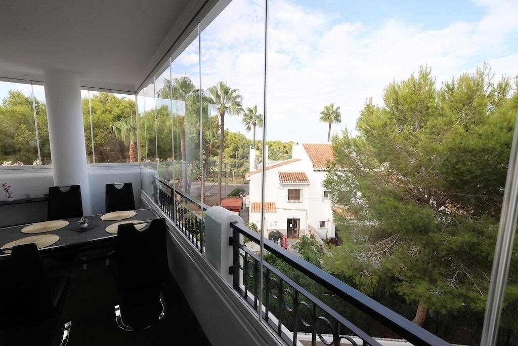2-Bedroom Apartment in Villamartín-las Filipinas, Orihuela Costa - Image 19
