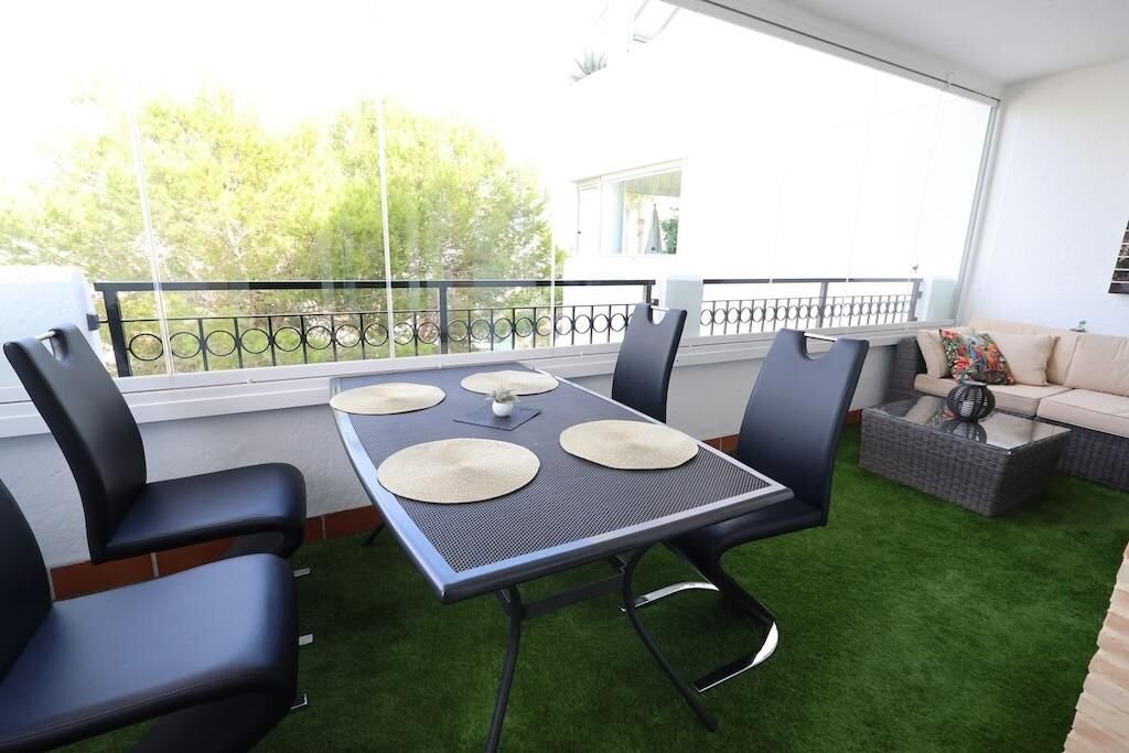 2-Bedroom Apartment in Villamartín-las Filipinas, Orihuela Costa - Image 2
