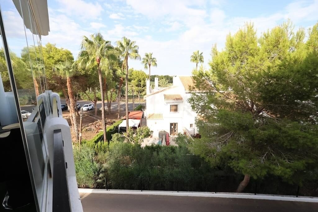 2-Bedroom Apartment in Villamartín-las Filipinas, Orihuela Costa - Image 22
