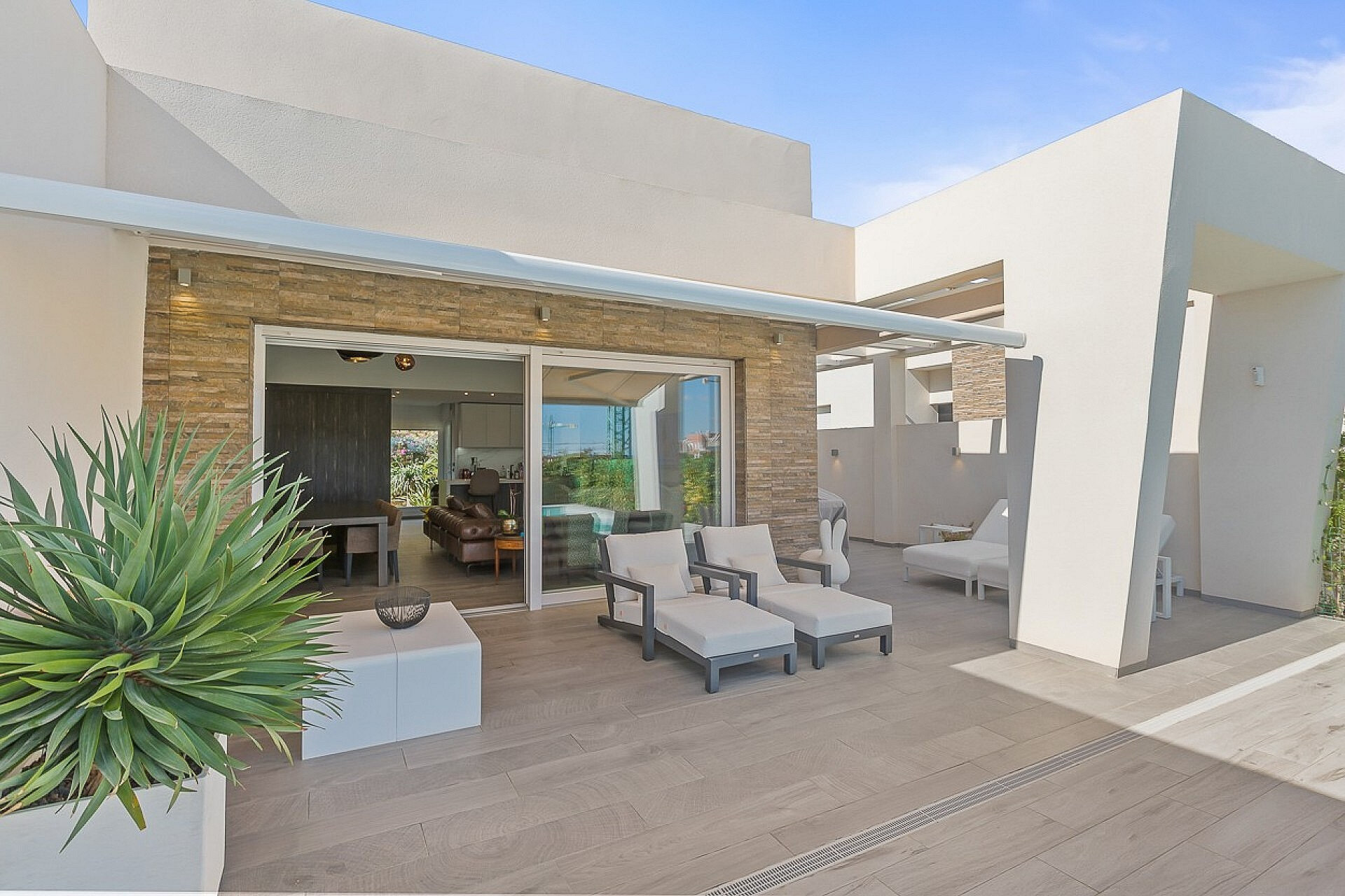 2-Bedroom Villa in Comunidad Valenciana, Algorfa - Image 3