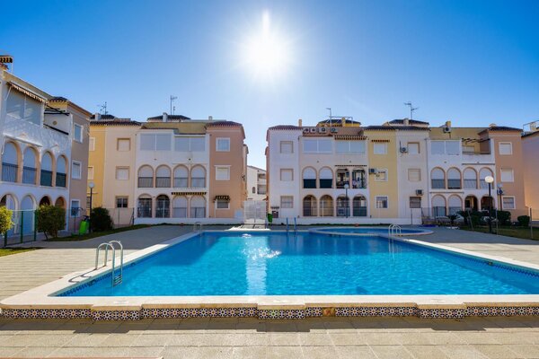 2-Bedroom Bungalow in El Acequión - Los Náufragos, Torrevieja