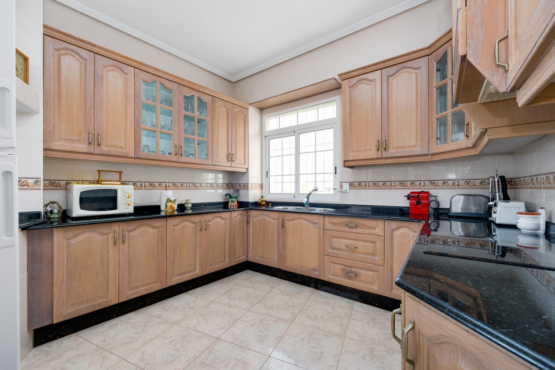 Apartamento de 4 Dormitorios en, Torrevieja - Image 13