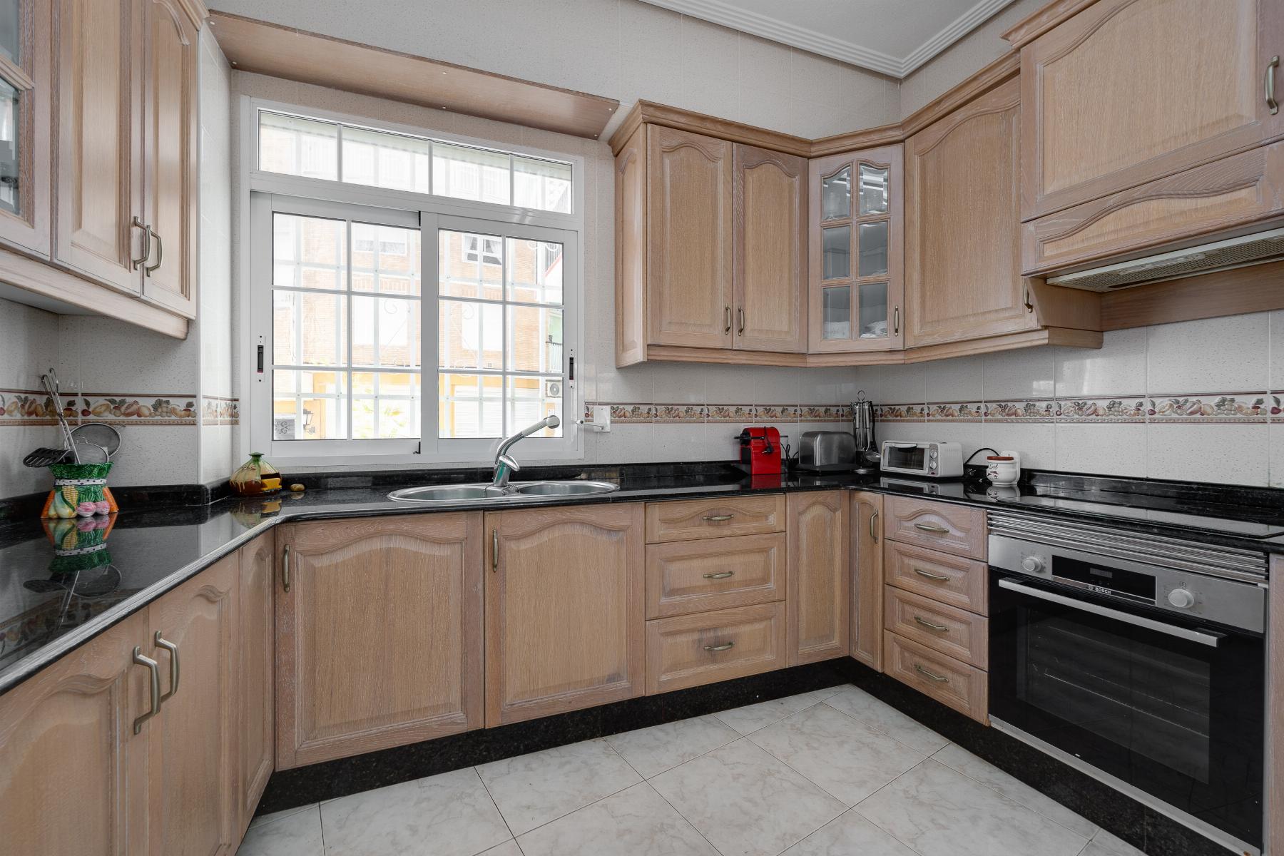 Apartamento de 4 Dormitorios en, Torrevieja - Image 14