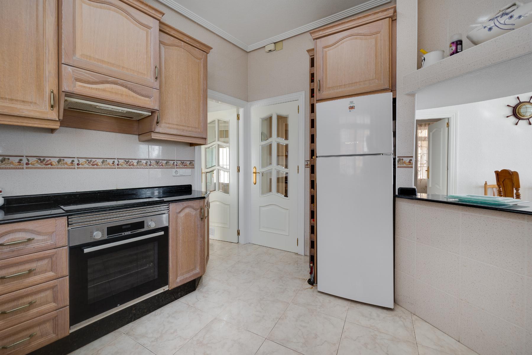 Apartamento de 4 Dormitorios en, Torrevieja - Image 15