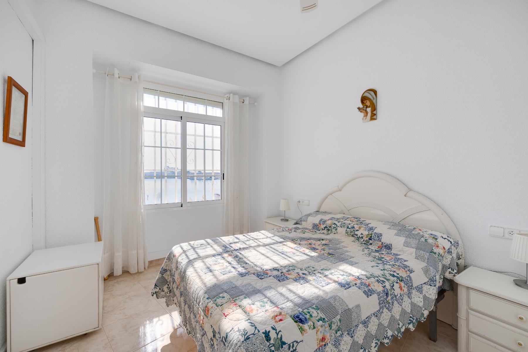 Apartamento de 4 Dormitorios en, Torrevieja - Image 18