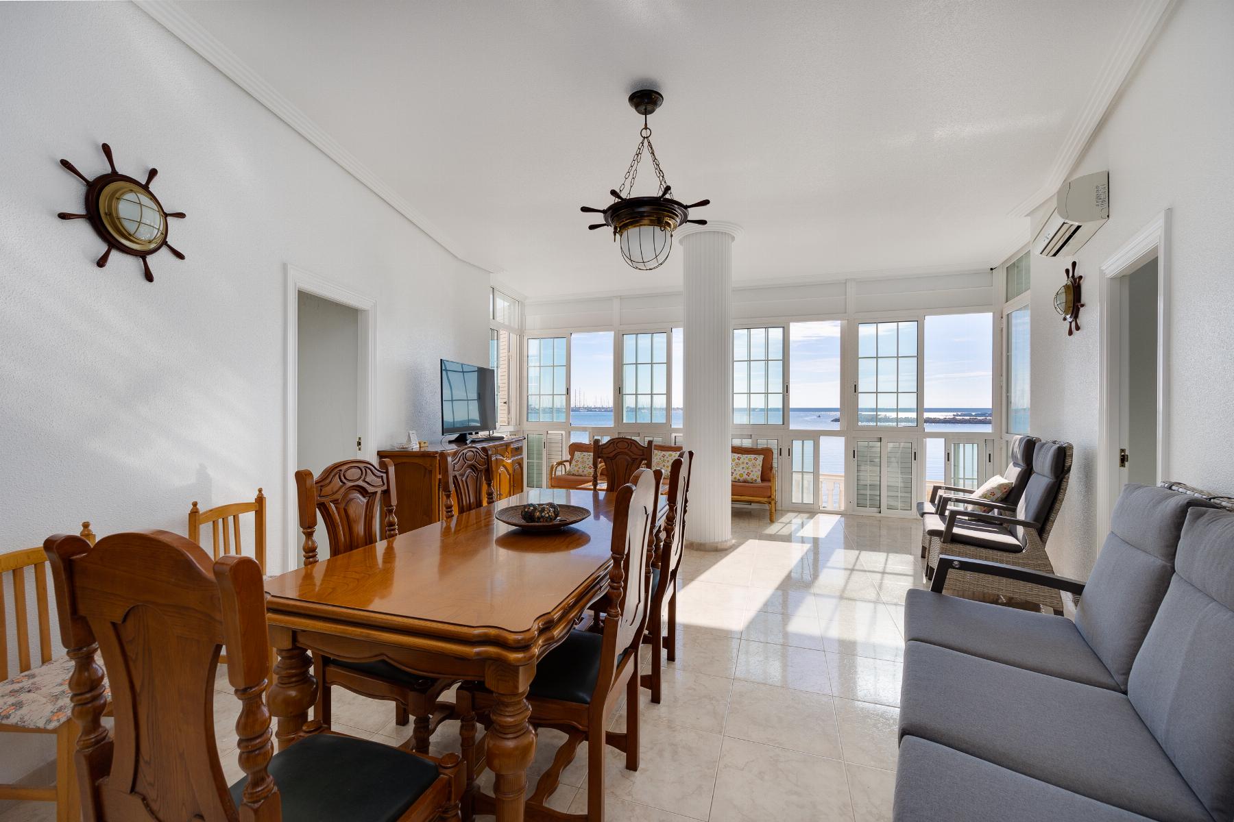 Apartamento de 4 Dormitorios en, Torrevieja - Image 3