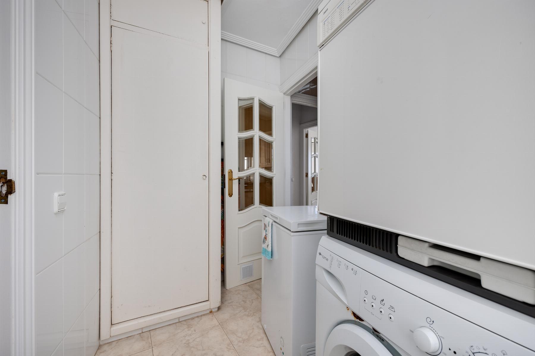 Apartamento de 4 Dormitorios en, Torrevieja - Image 30