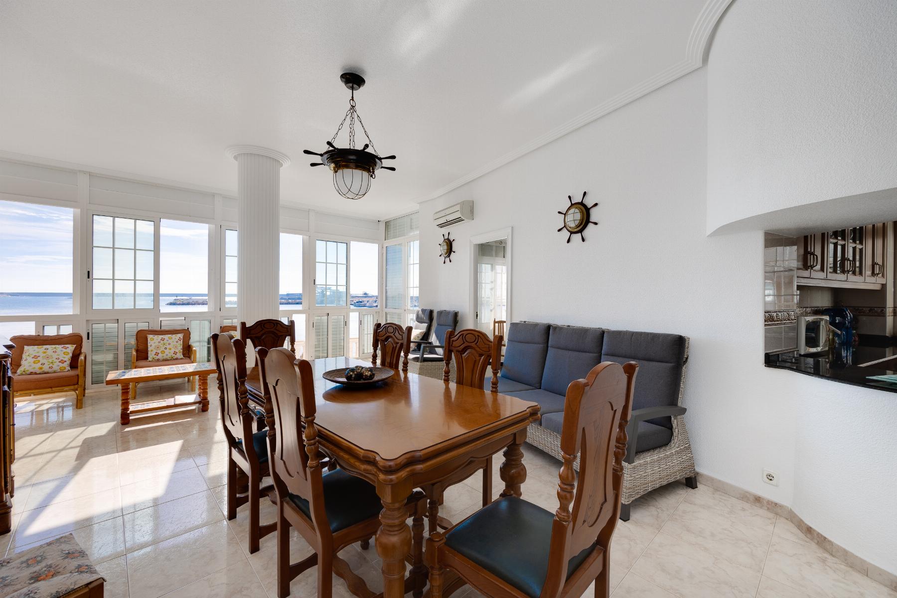 Apartamento de 4 Dormitorios en, Torrevieja - Image 4