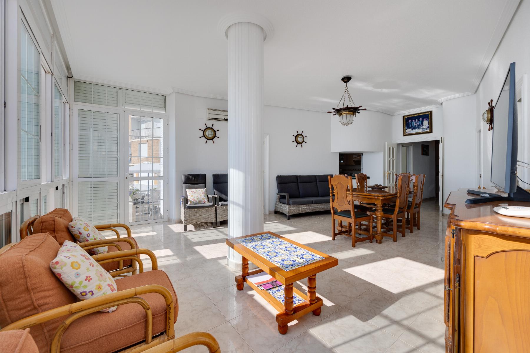 Apartamento de 4 Dormitorios en, Torrevieja - Image 9