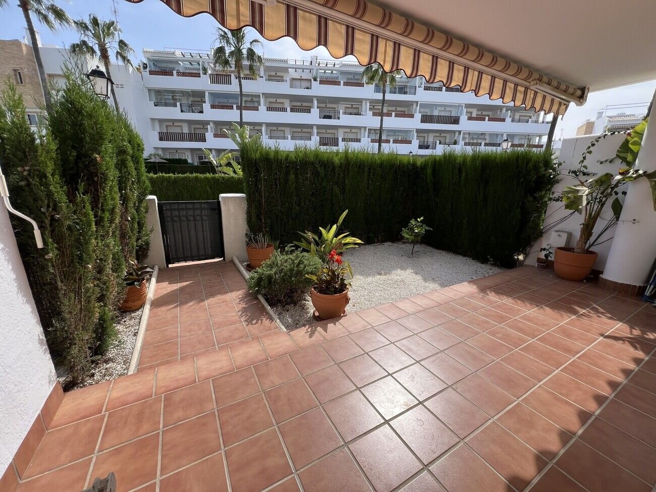 3-Bedroom Apartment in Lomas de Cabo Roig, Orihuela Costa - Image 11