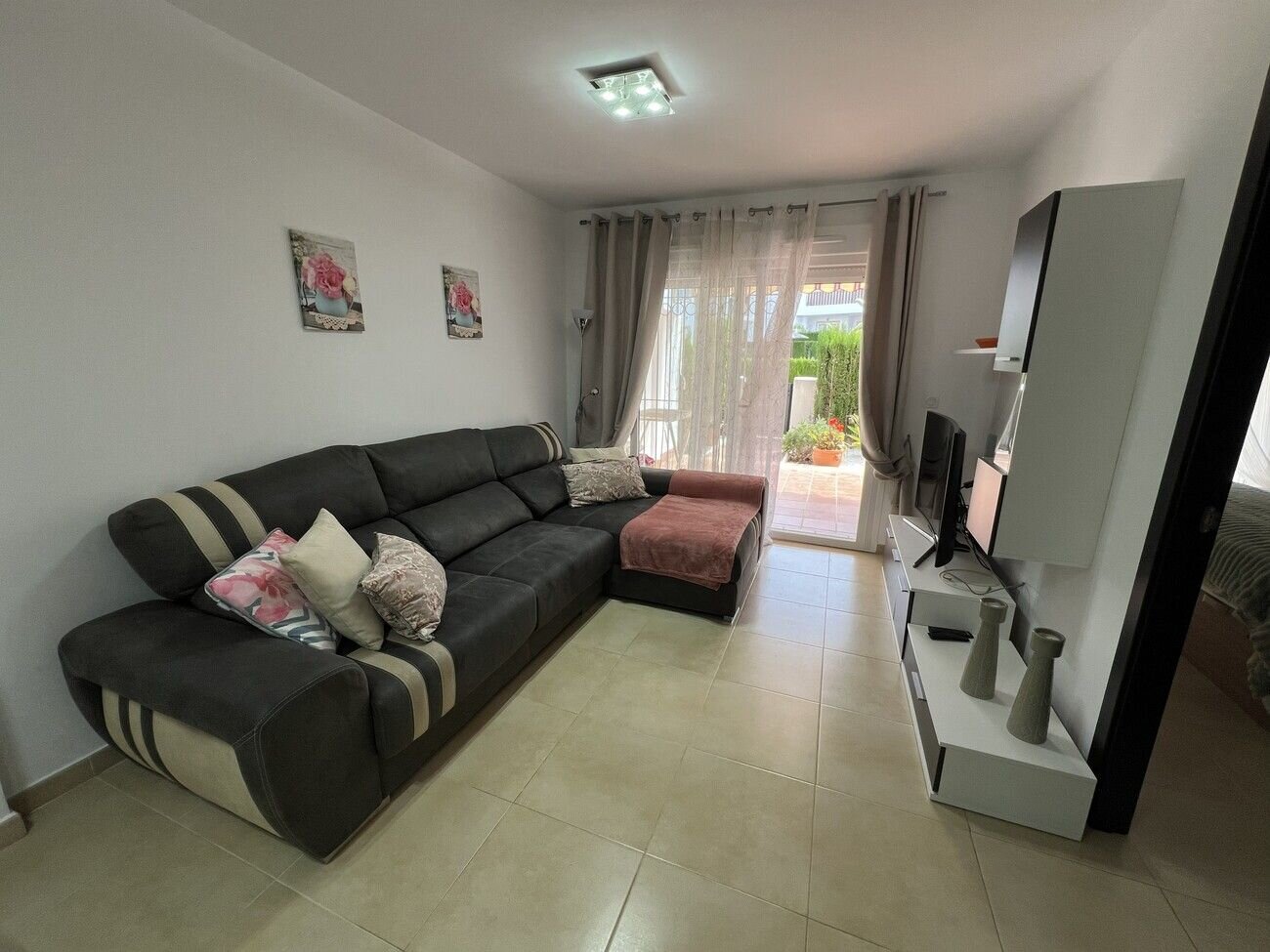 3-Bedroom Apartment in Lomas de Cabo Roig, Orihuela Costa - Image 9
