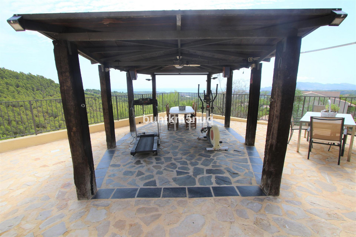 4-Bedroom Detached House in  Altea | Sunny Casas - Costa ... - Image 11