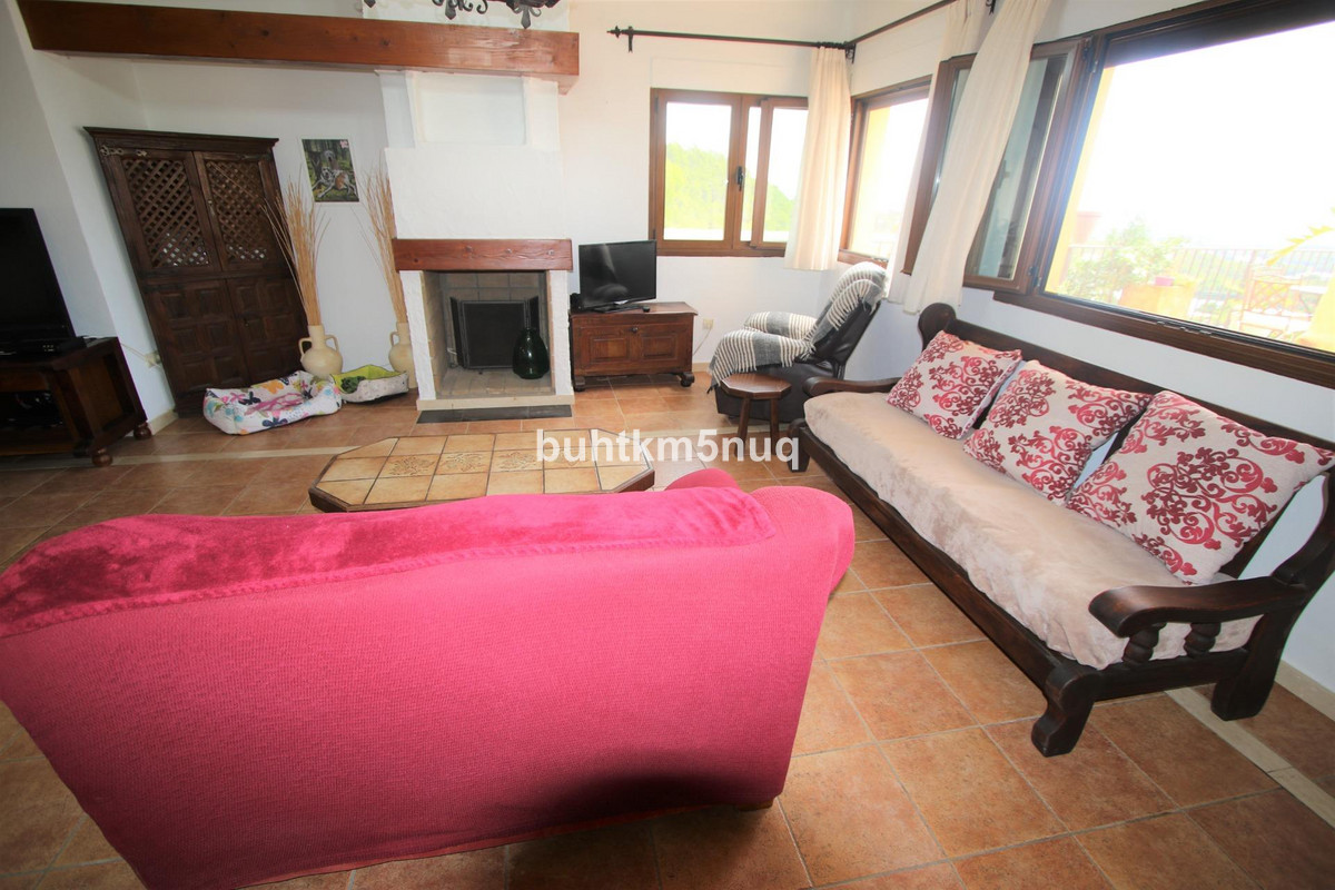 4-Bedroom Detached House in  Altea | Sunny Casas - Costa ... - Image 18