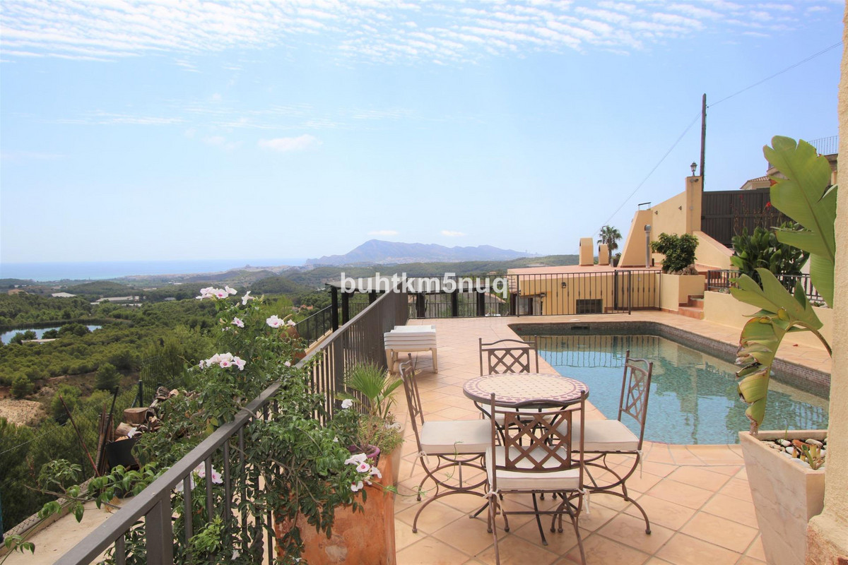 4-Bedroom Detached House in  Altea | Sunny Casas - Costa ... - Image 2