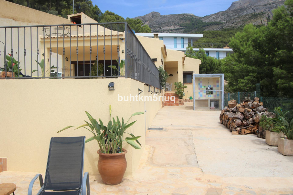 4-Bedroom Detached House in  Altea | Sunny Casas - Costa ... - Image 8
