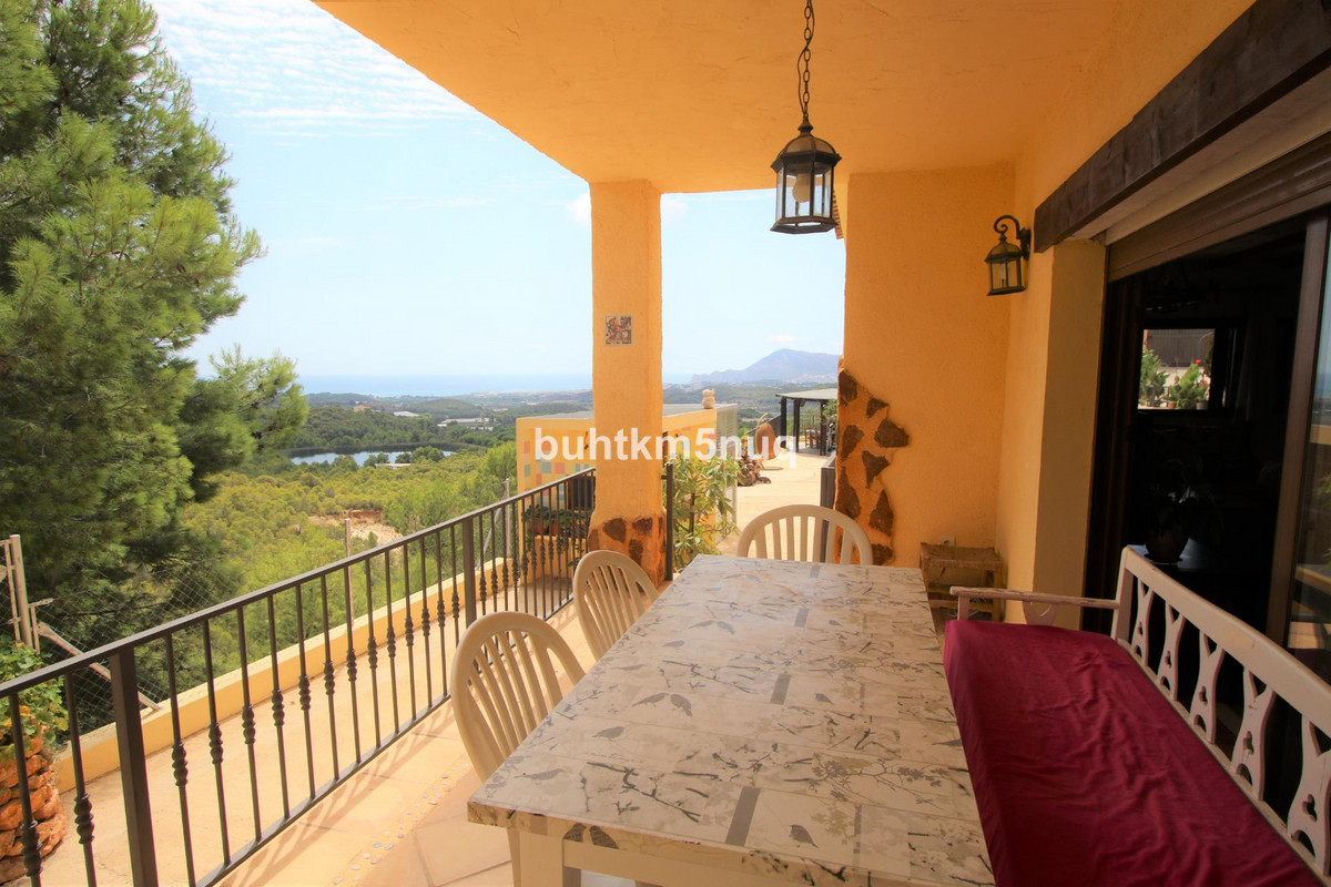 4-Bedroom Detached House in  Altea | Sunny Casas - Costa ... - Image 9