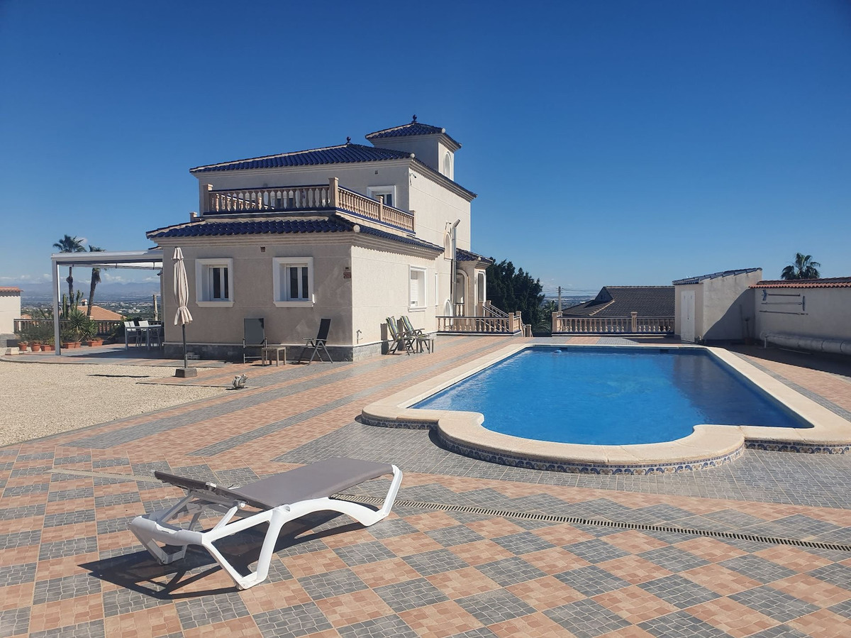 4-Bedroom Detached House in Algorfa | Sunny Casas - Cost... - Image 1
