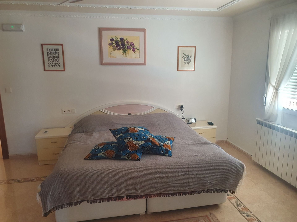 4-Bedroom Detached House in Algorfa | Sunny Casas - Cost... - Image 15