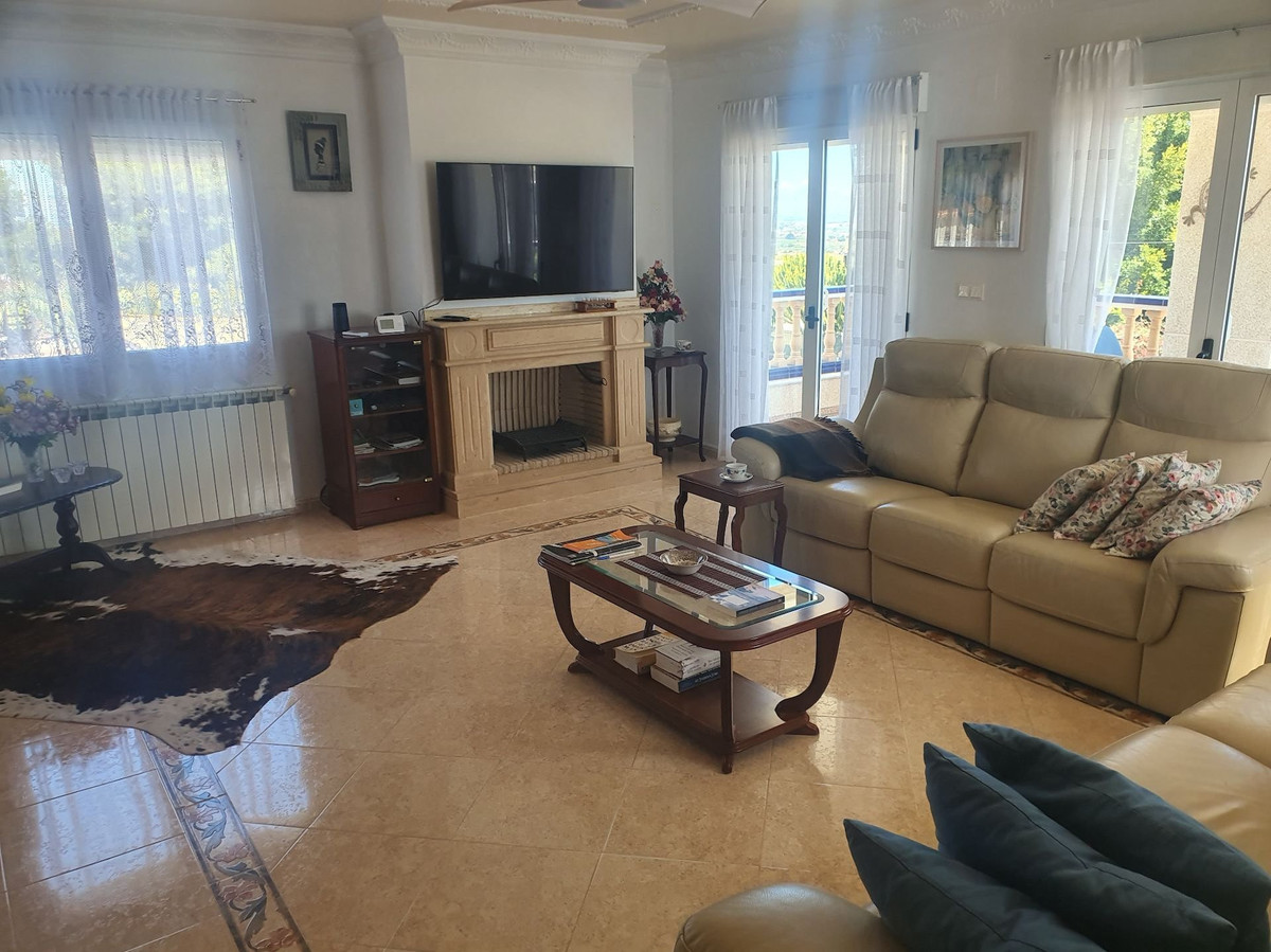 4-Bedroom Detached House in Algorfa | Sunny Casas - Cost... - Image 20
