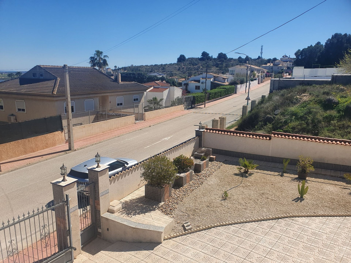 4-Bedroom Detached House in Algorfa | Sunny Casas - Cost... - Image 24