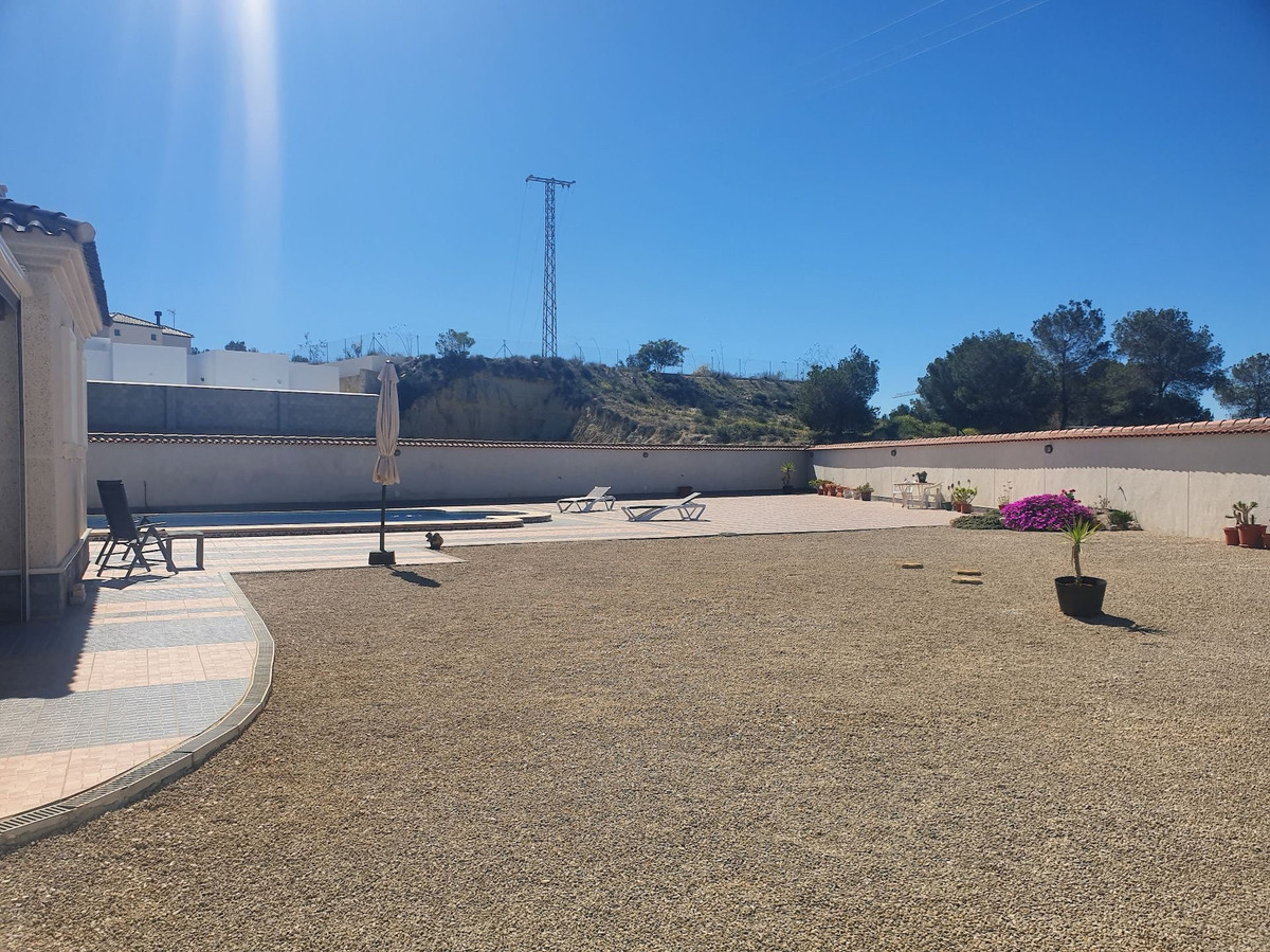 4-Bedroom Detached House in Algorfa | Sunny Casas - Cost... - Image 7