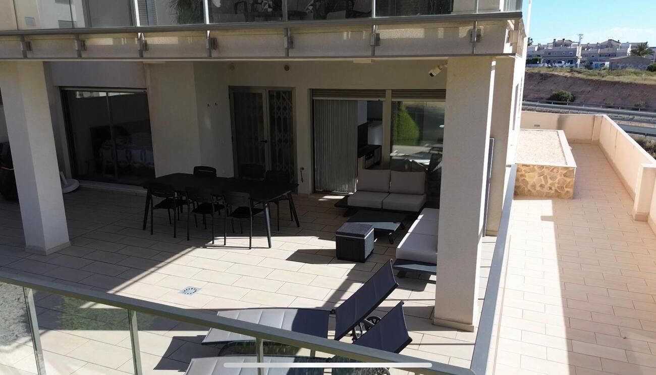 3-Bedroom Apartment in Las Filipinas, Orihuela Costa - Image 2