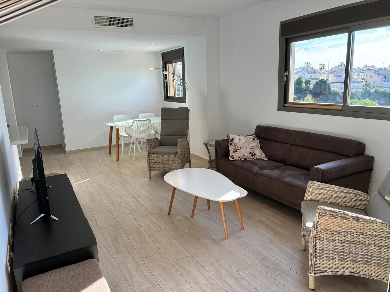 3-Bedroom Apartment in Las Filipinas, Orihuela Costa - Image 8