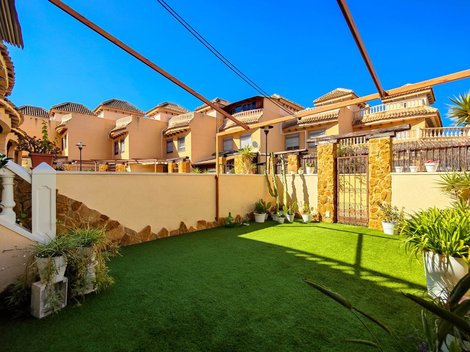 4-Bedroom House in El Edén - Los Estaños, Guardamar del Segura - Image 6
