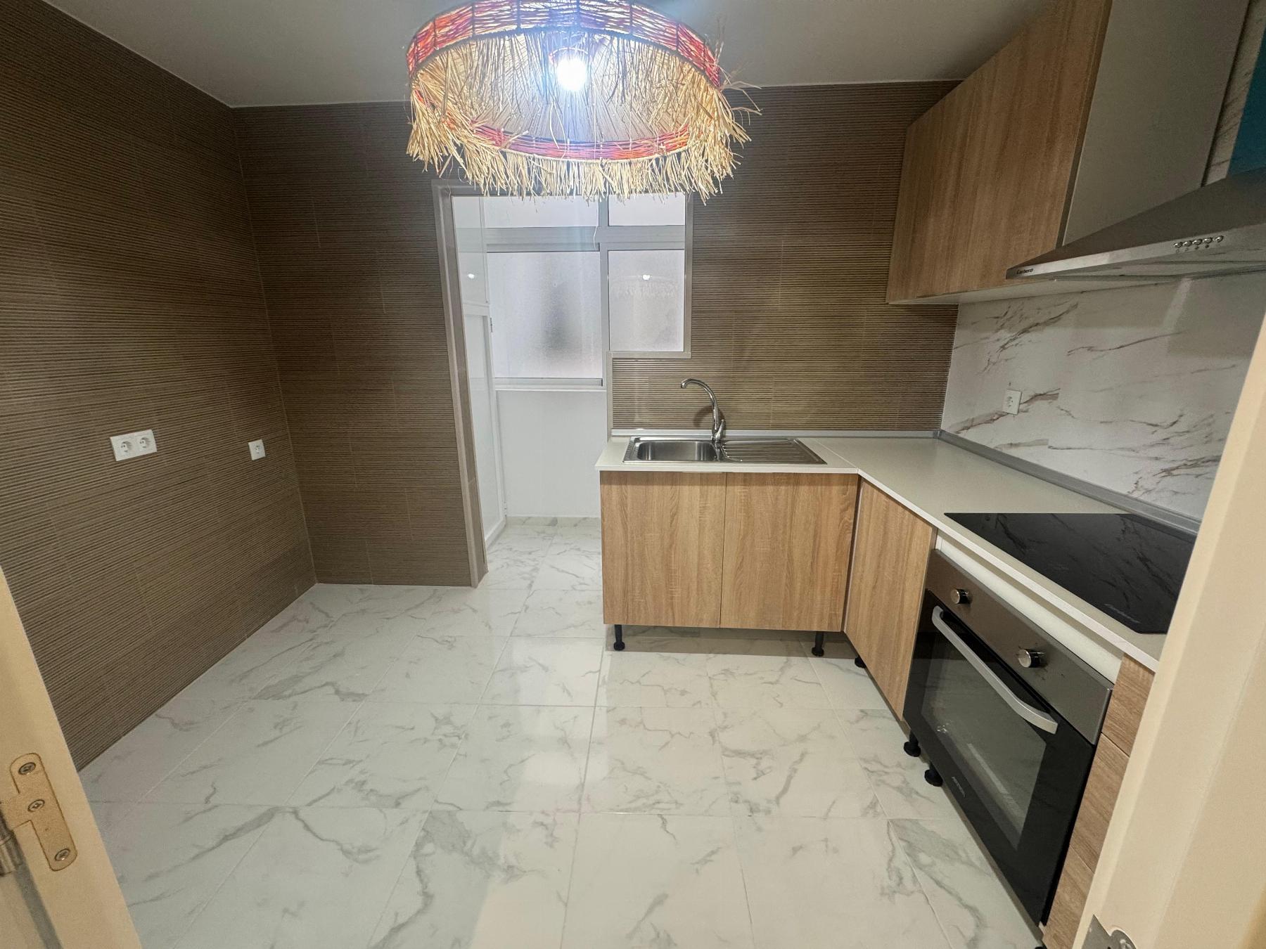 3-Bedroom Apartment in Torrevieja, Torrevieja - Image 6